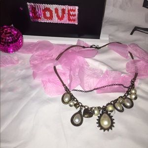 🔥5/$20🔥 Vintage Leather w Pearl look Necklace